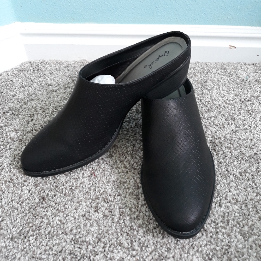 NWT Black Mules